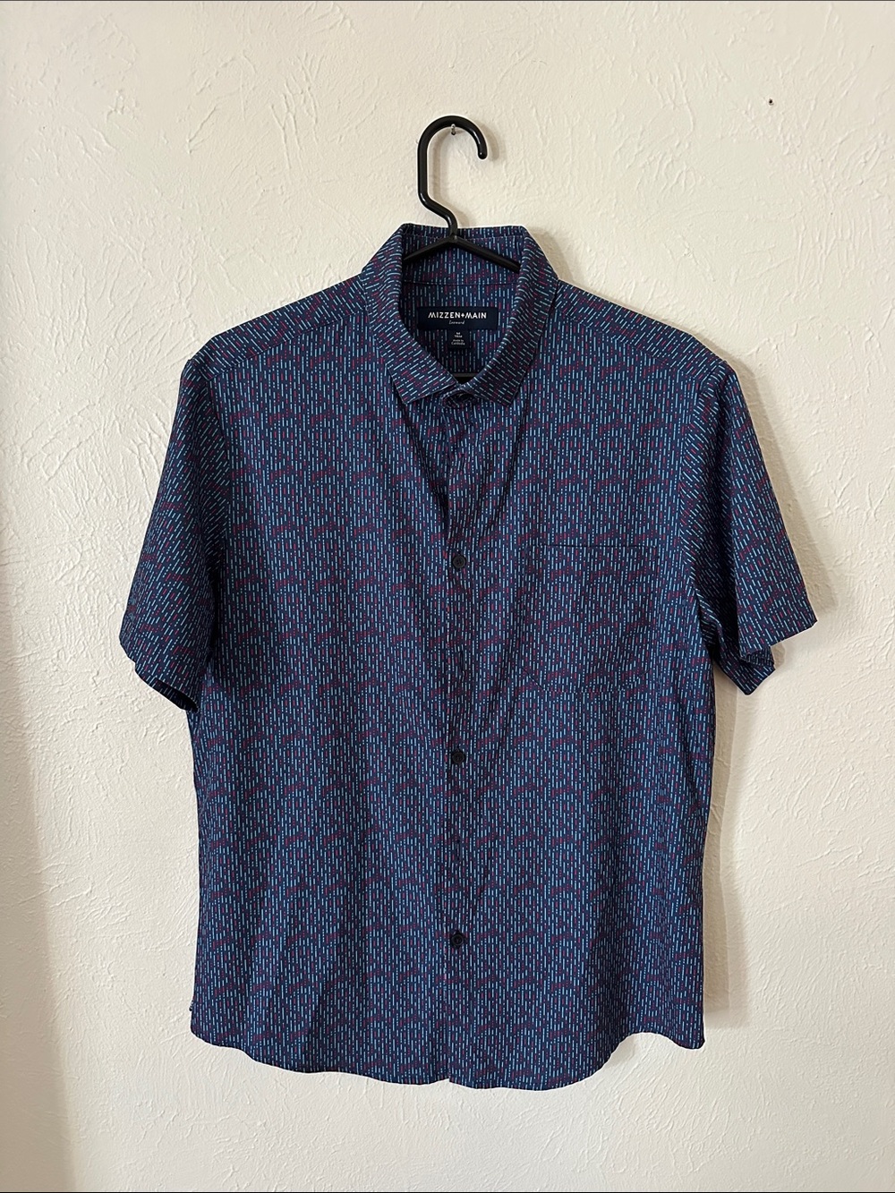 Mizzen+Main Navy Short-Sleeve Button-Down with Teal & Magenta Micro Dashes